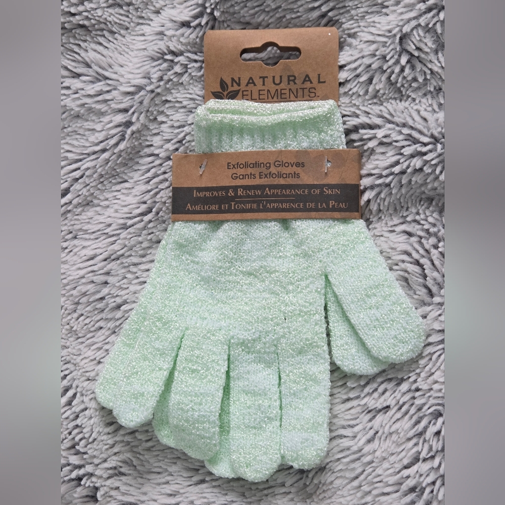 Natural Elements Exfoliating Gloves in Light Green
